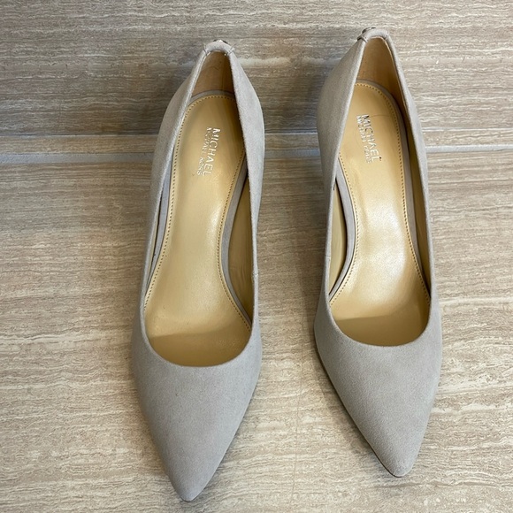 MICHAEL KORS NWOT Women’s Size 8.5 Gray suede heel stiletto pumps pointed toe - Picture 2 of 9